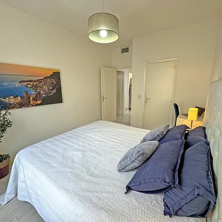 Gorgeous Oceanfront Promenade * ניס