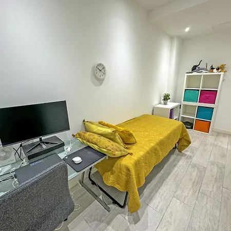 Апартаменты Gorgeous Oceanfront Promenade Ницца