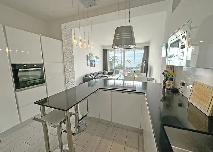 Gorgeous Oceanfront Promenade Appartement