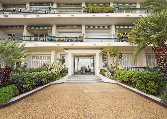 Gorgeous Oceanfront Promenade * Nice