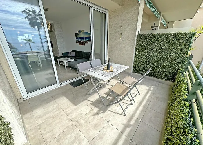 Gorgeous Oceanfront Promenade *