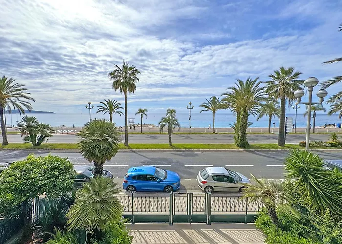 Gorgeous Oceanfront Promenade نيس